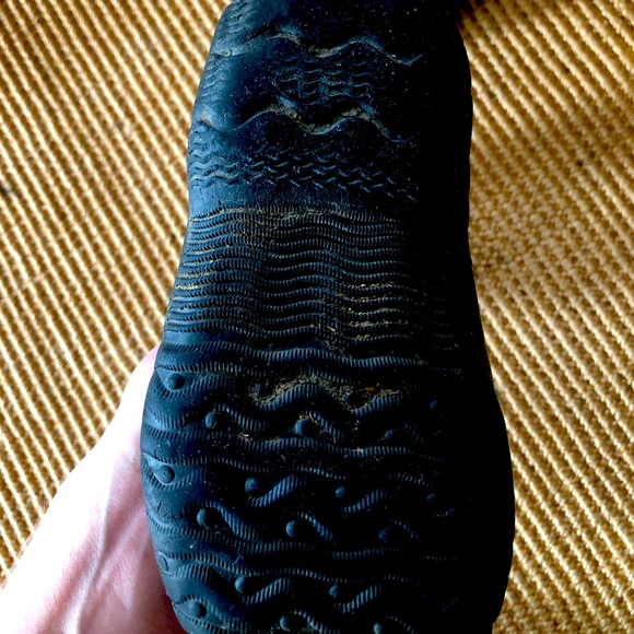 Black bogs size 10 toddler - Picture 2 of 4